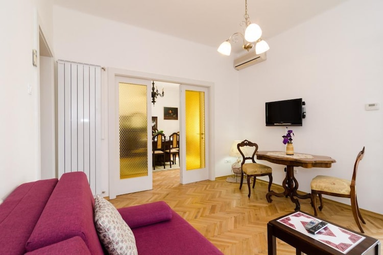   Holiday Home Patricija-Duplex Three Bedroom Apartm