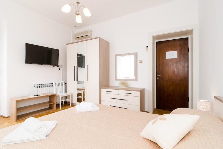   Holiday Home Patricija-Duplex Three Bedroom Apartm