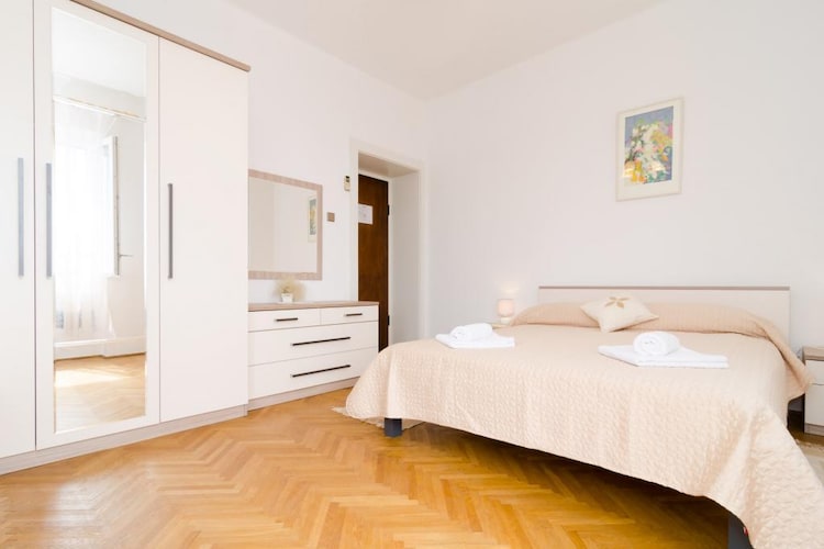   Holiday Home Patricija-Duplex Three Bedroom Apartm