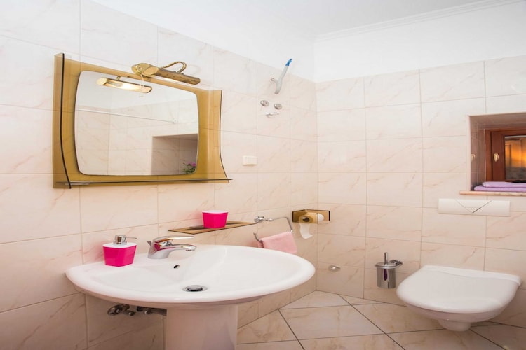Rooms Lovrijenac - Double Room with Sea View(1)-Badkamer