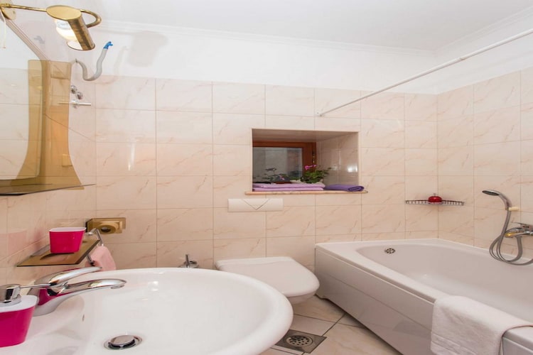 Rooms Lovrijenac - Double Room with Sea View(1)-Badkamer