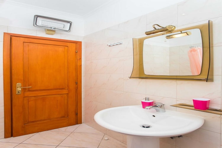 Rooms Lovrijenac - Double Room with Sea View(1)-Badkamer