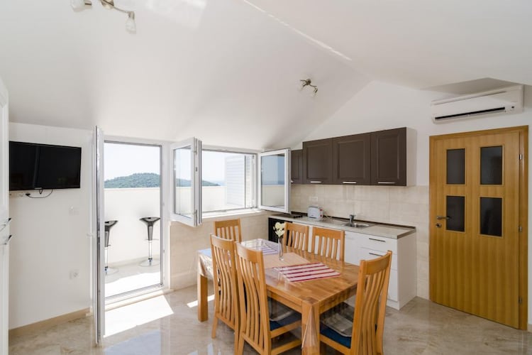 Apartments Villa Ari- Three Bedroom Apartment with Balcony and Sea View - Attic