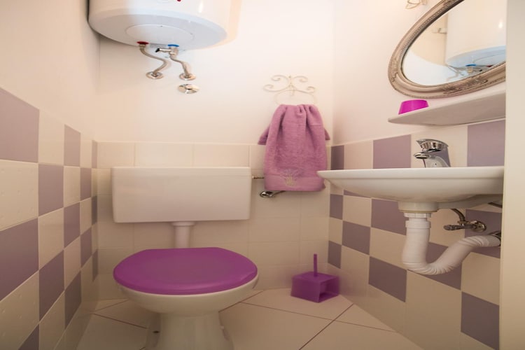 Apartmá Guest House Gugily- Twin Room with Shared Bathroom