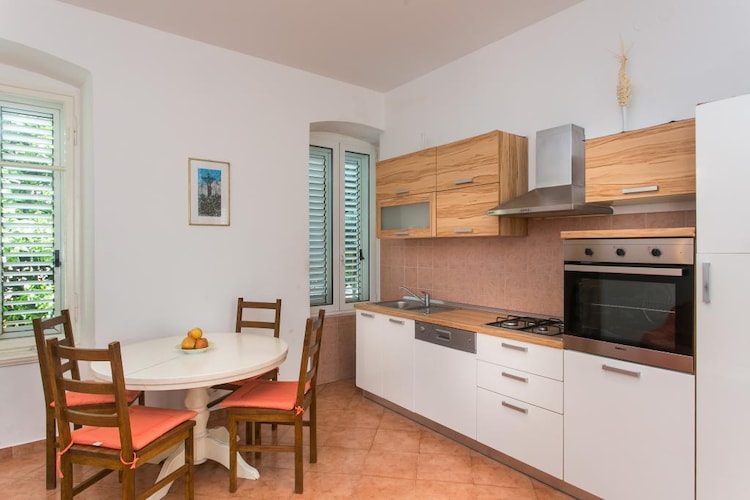 Apartmá Apartment Tranquilo- Two Bedroom Apartment with Ga