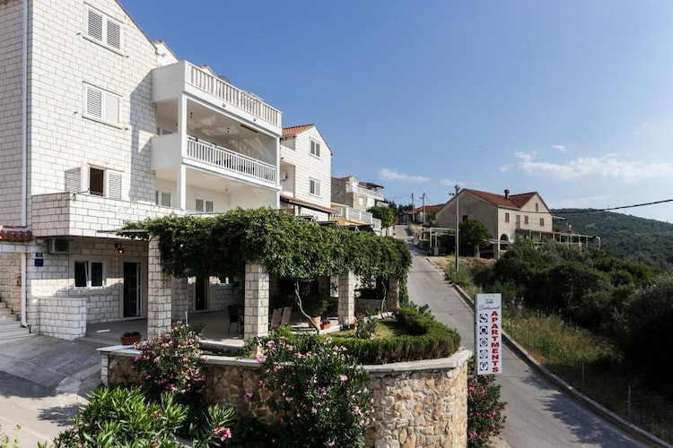 Apartments Villa Dubrovnik- Superior Studio Apartment with Terrace and Sea View-Buitenlucht