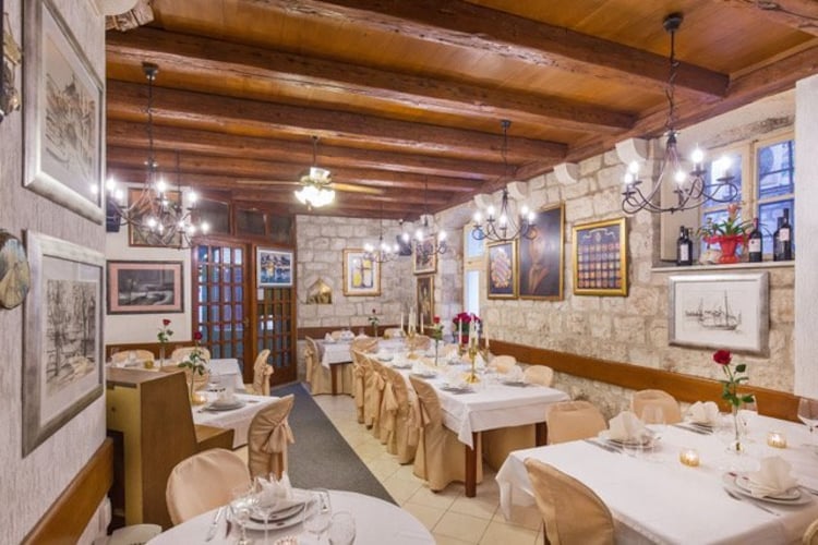 Apartmá Bed&Breakfast Sorgo Palace- Comfort Double or Twin