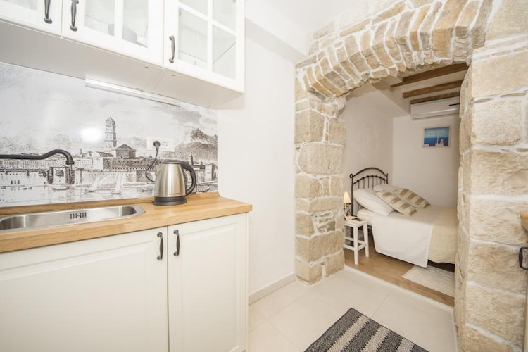 Apartments Stone Elegance (ST) - Studio Apartment (Rudula)-Keuken
