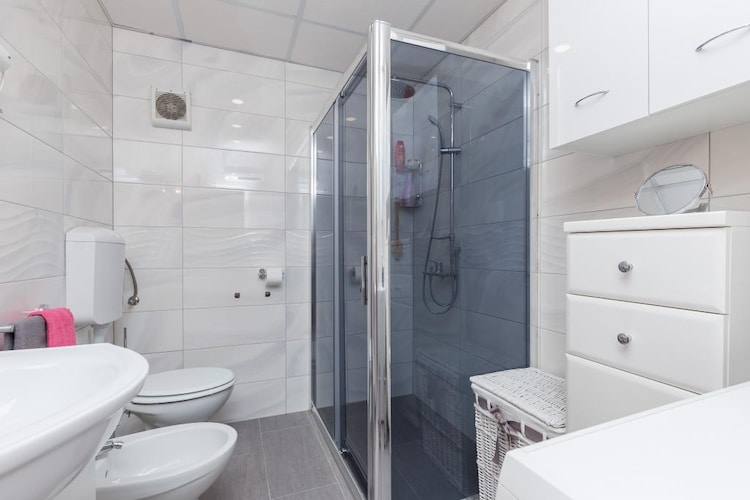 Apartmá Rooms Ivo - Twin Room with Shared Bathroom