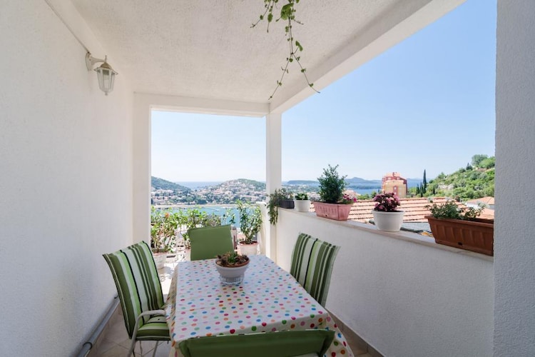 Ivo Guest House-Double Room with External Private Bathroom and Sea View (R2)-Terrasse