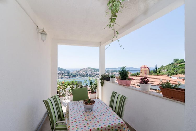 Ivo Guest House-Double Room with External Private Bathroom and Sea View (R2)-Terrasse