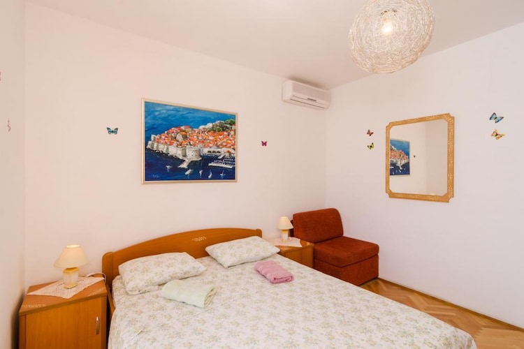 Ivo Guest House-Double Room with External Private Bathroom and Sea View (R2)-Schlafzimmer