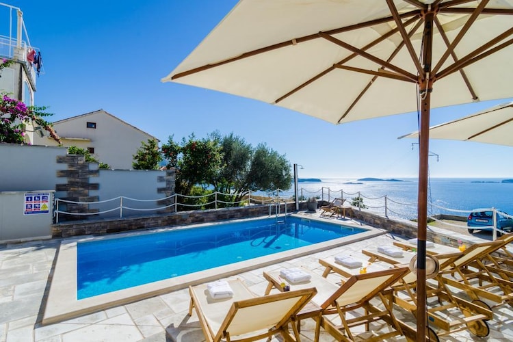 Apartmá Apartment LaVilla - Two Bedroom Apartment with Bal