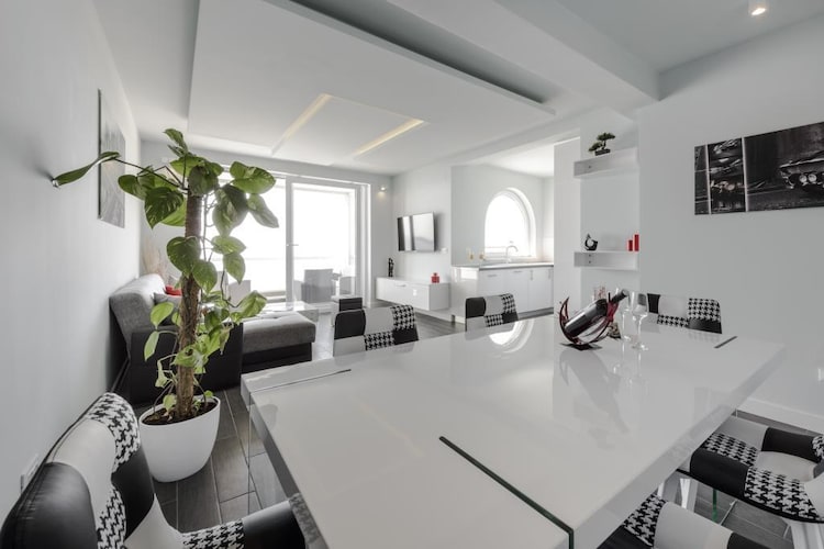 Apartmá Apartment LaVilla - Two Bedroom Apartment with Bal
