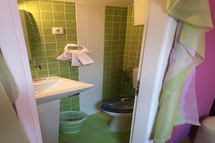 Apartments Elena (ST) - Duplex Studio Apartment (Purple)-Badkamer