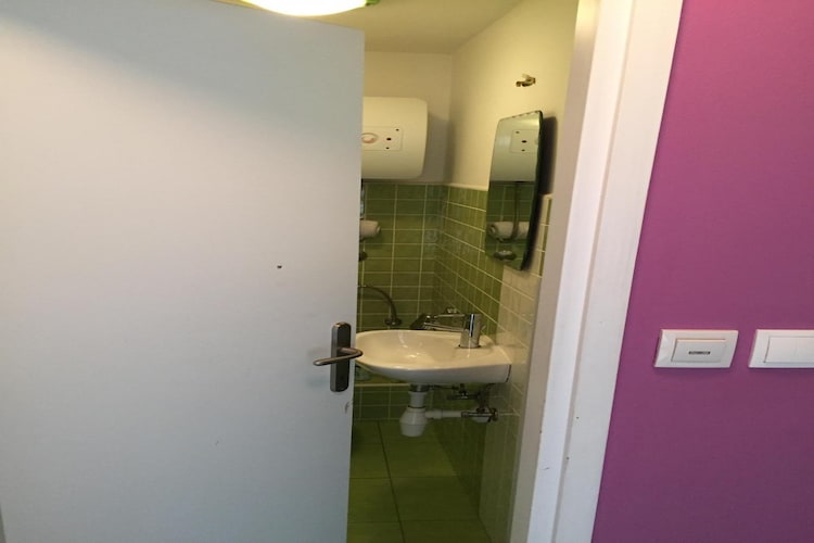 Apartments Elena (ST) - Duplex Studio Apartment (Purple)-Badkamer