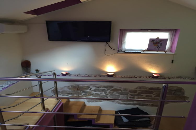 Apartments Elena (ST) - Duplex Studio Apartment (Purple)-Binnen