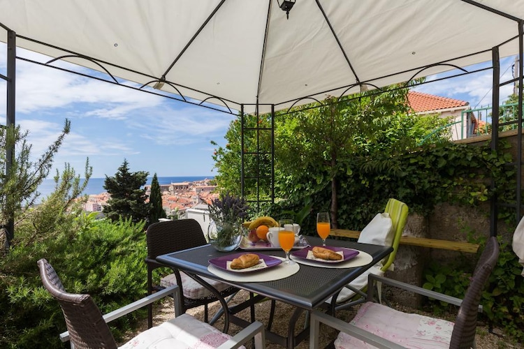 Apartmá Apartment Purple Rain - Studio Apartment with Terr