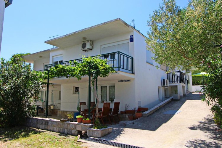 Apartments Neven - One Bedroom Apartment with Terrace and Garden View (A2)