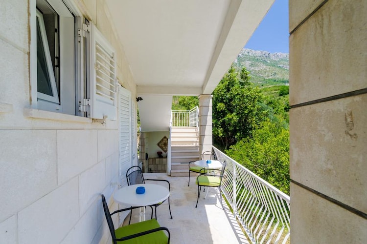 Apartmá Apartments Peco - Three Bedroom Apartment with Bal
