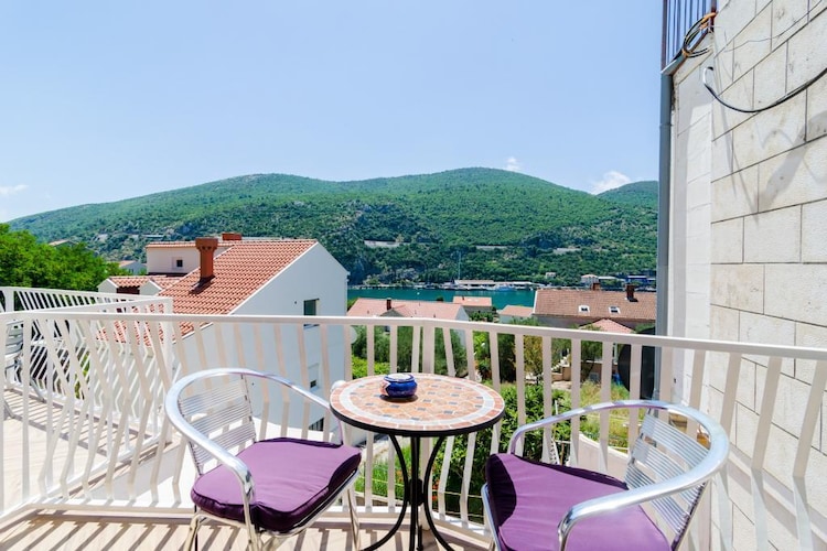 Apartmá Apartments Peco - Three Bedroom Apartment with Bal