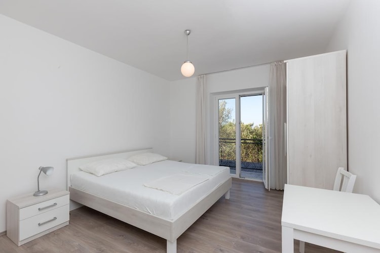 Rooms Villa Bašica - Comfort Double Room with Balcony and Sea View (Soba 3)