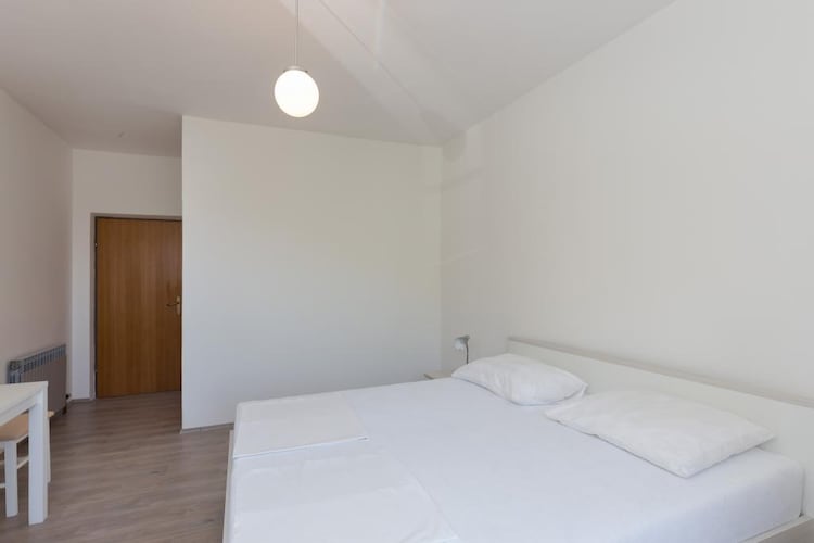 Rooms Villa Bašica - Comfort Double Room with Balcony and Sea View (Soba 3)-Slaapkamer