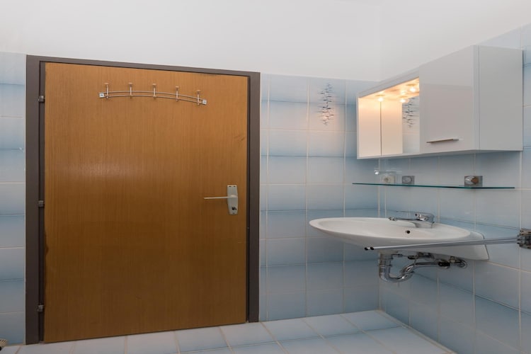 Rooms Villa Bašica - Comfort Double Room with Balcony and Sea View (Soba 3)-Badkamer