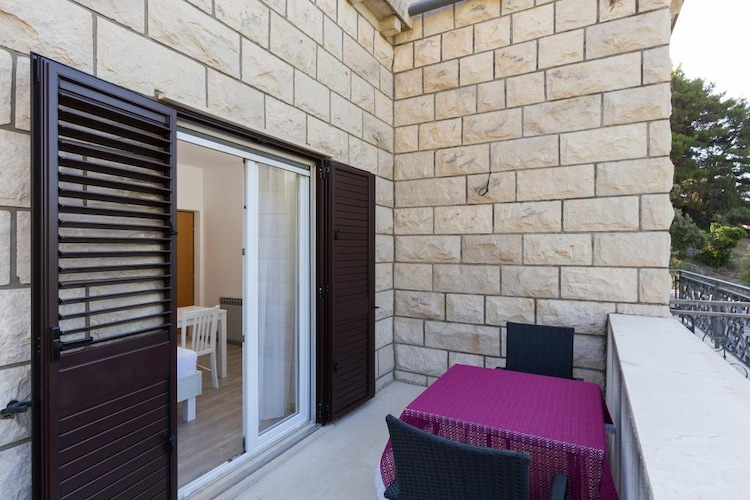 Rooms Villa Bašica - Premium Double Room with Balcony and Sea View (Soba 4)