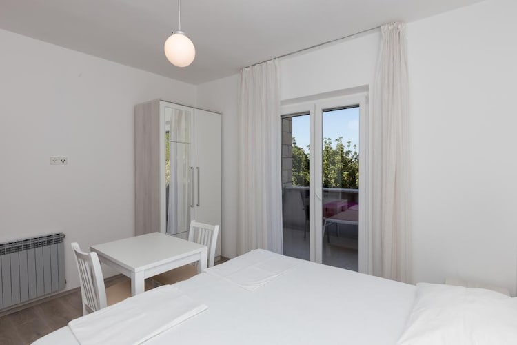 Rooms Villa Bašica - Premium Double Room with Balcony and Sea View (Soba 4)
