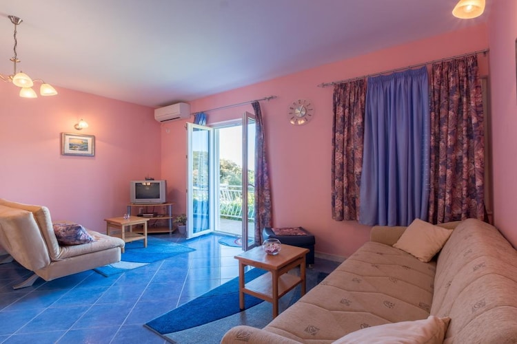 Apartments Saulan - One Bedroom Apartment with Balcony and Sea View (Molunat)-Binnen