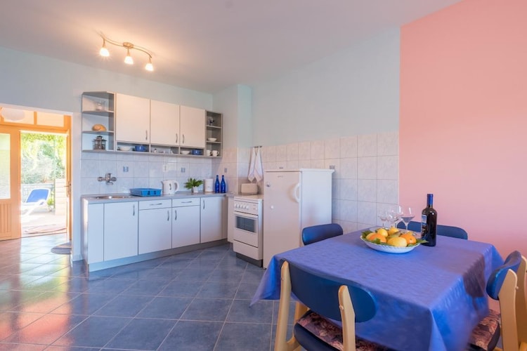 Apartments Saulan - One Bedroom Apartment with Balcony and Sea View (Molunat)-Keuken