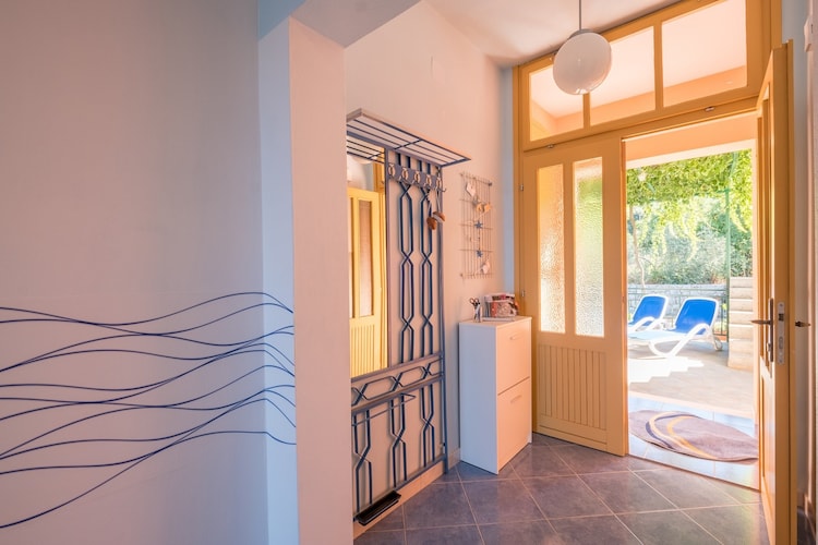 Apartments Saulan - One Bedroom Apartment with Balcony and Sea View (Molunat)