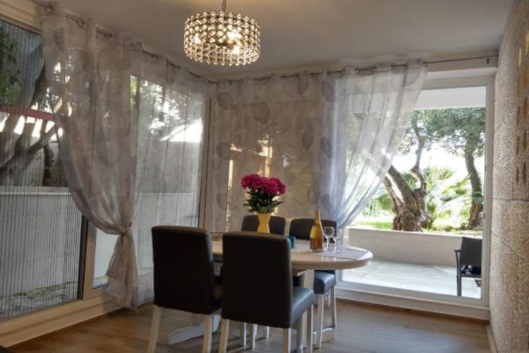 Apartmá Apartment Hitri - One Bedroom Apartment with Terra