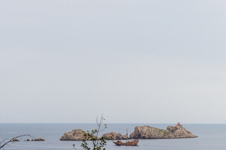 Grand Apartment - Three Bedroom Apartment with Terrace and Partial Sea View