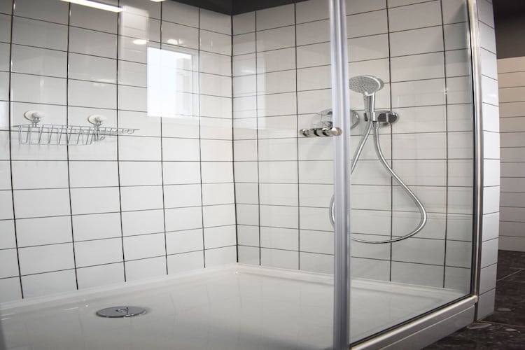 Apartment Viva - Three Bedroom Apartment with Balcony and Sea View-Badkamer
