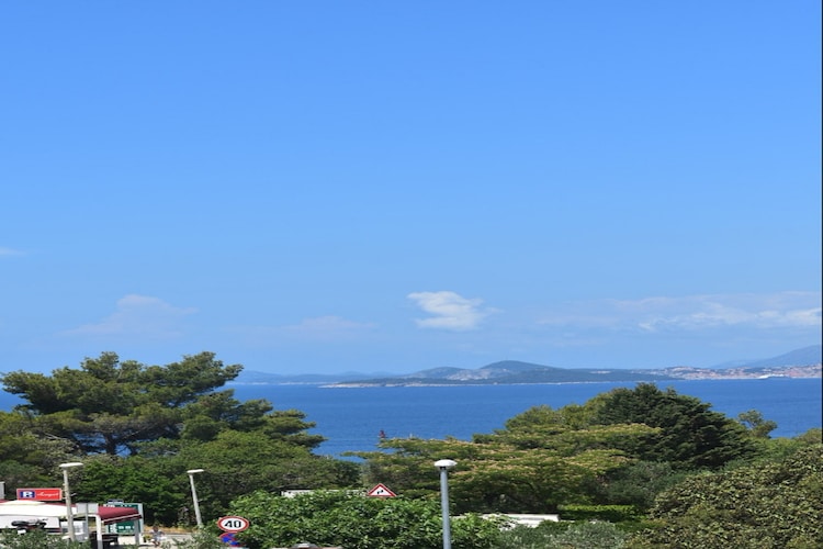 Apartment Viva - Three Bedroom Apartment with Balcony and Sea View