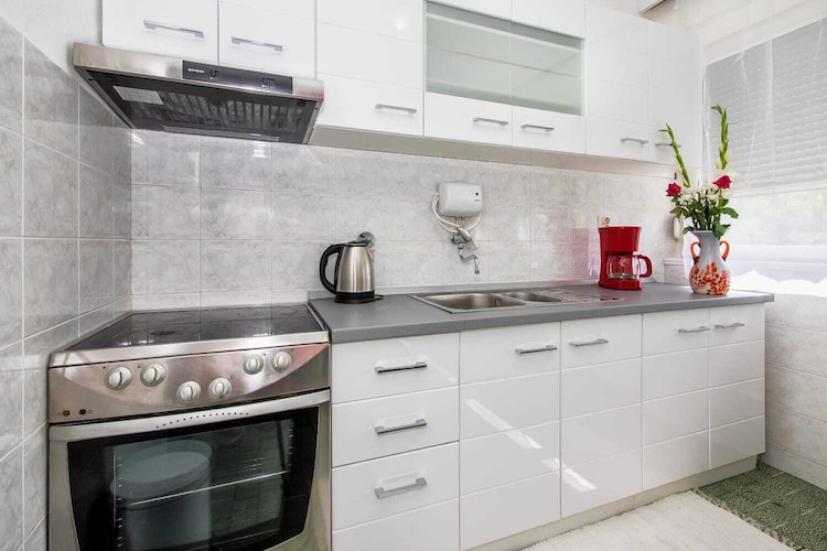 Luxury Split Center Apartment - Two Bedroom Apartment with Balcony-Keuken