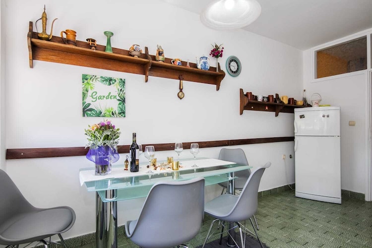 Luxury Split Center Apartment - Two Bedroom Apartment with Balcony-Eetkamer