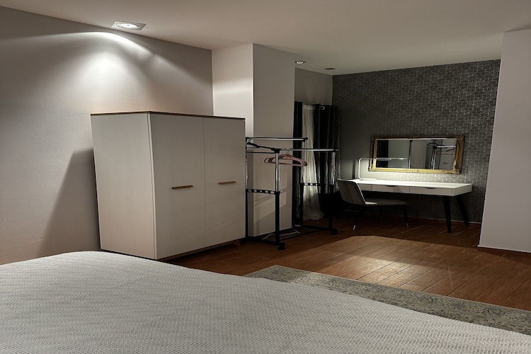 Apartment Frankie's Place - Two-Bedroom Apartment with Terrace and Sea View-Binnen