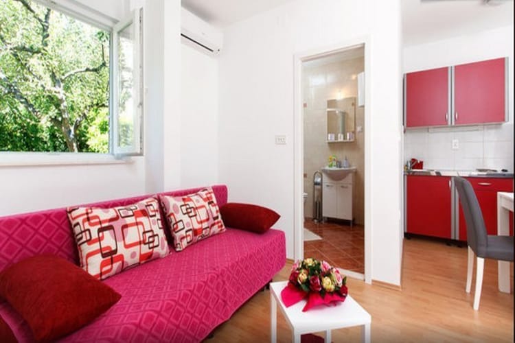 Apartment Happy Holidays - One Bedroom Apartment-Woonkamer