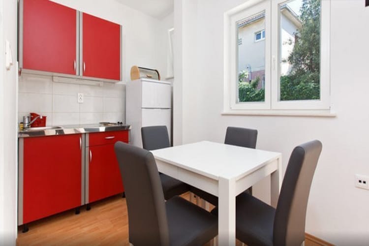 Apartment Happy Holidays - One Bedroom Apartment-Keuken
