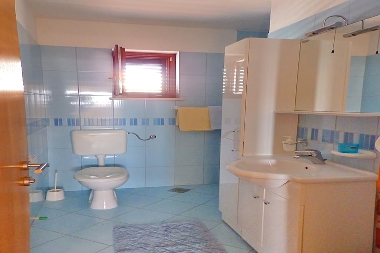 Apartments Sunny Side Orebić-Two Bedroom Apartment with Terrace-Badkamer