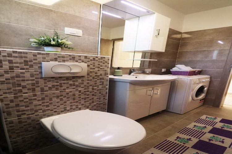 Apartments Clementina Sunrise-Two Bedroom Apartment with Terrace and Sea View (BIG)-Badkamer