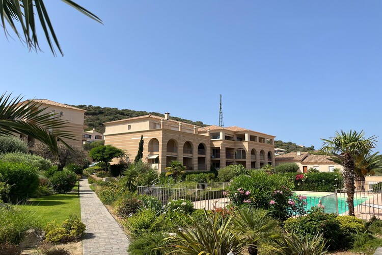 Apartment 4 personnes vue mer dans une résidence avec piscine