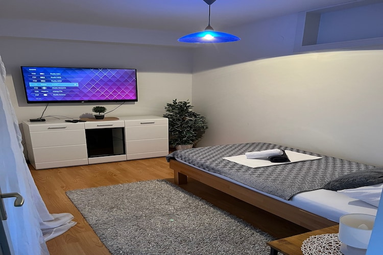 Apartmá Apartment Alba - Three Bedroom Apartment with Logg