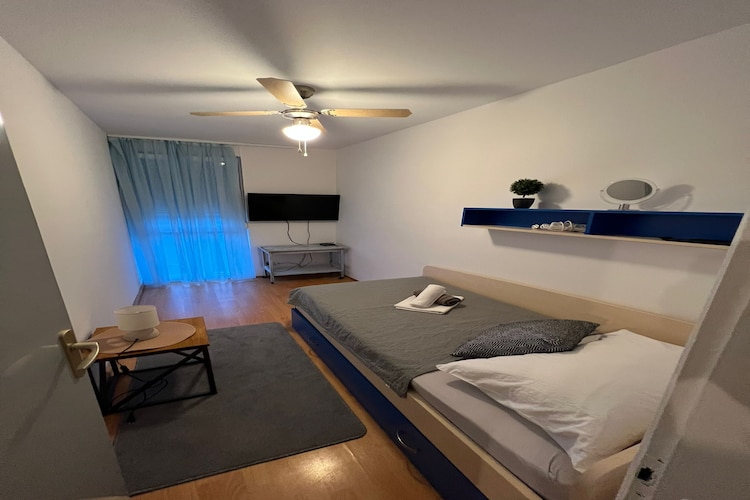 Apartmá Apartment Alba - Three Bedroom Apartment with Logg