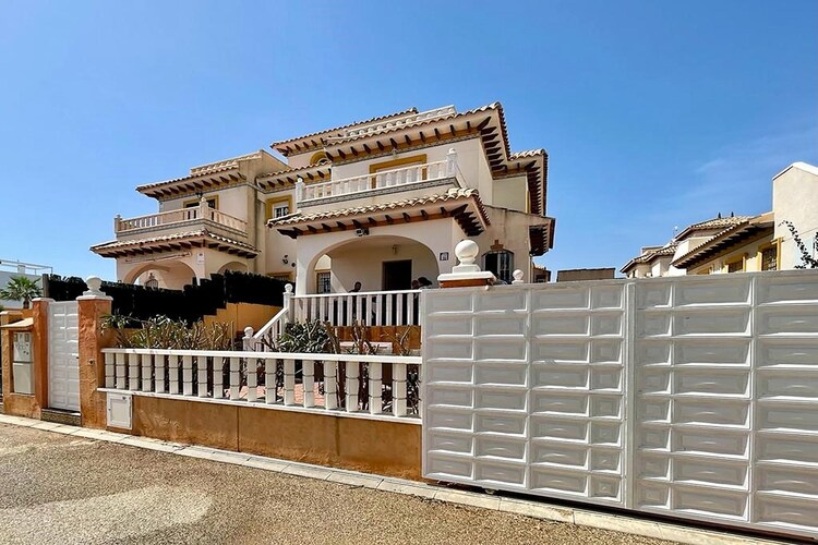 Prachtig vakantiehuis in Cabo Roig, niet ver van het strand