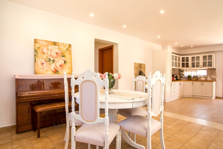 Emarmene Country Apartment for 8 Guests