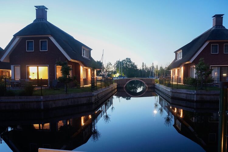 Kindvriendelijke villa, op vakantiepark aan het water in Friesland